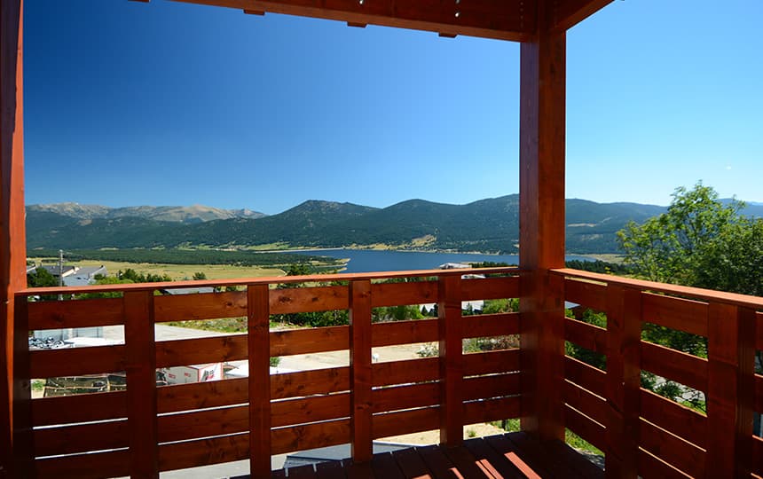 Résidence Les Chalets de l'Isard aux Angles - balcon été