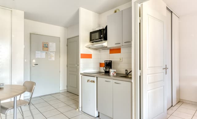 Carrousel image 4