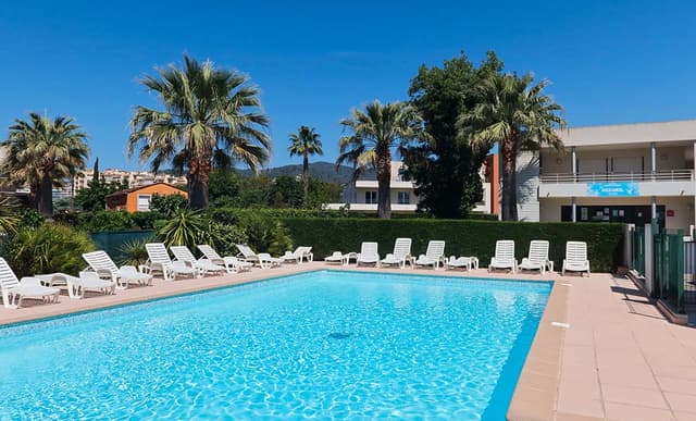 Résidence Vacancéole Carré Marine Mandelieu Côte d'Azur