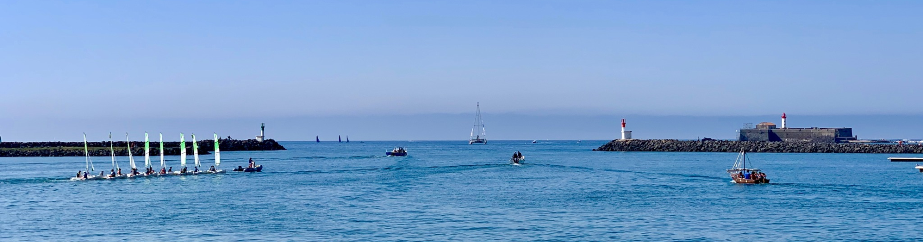 Vue mer méditerranée depuis le port du Cap d'Agde