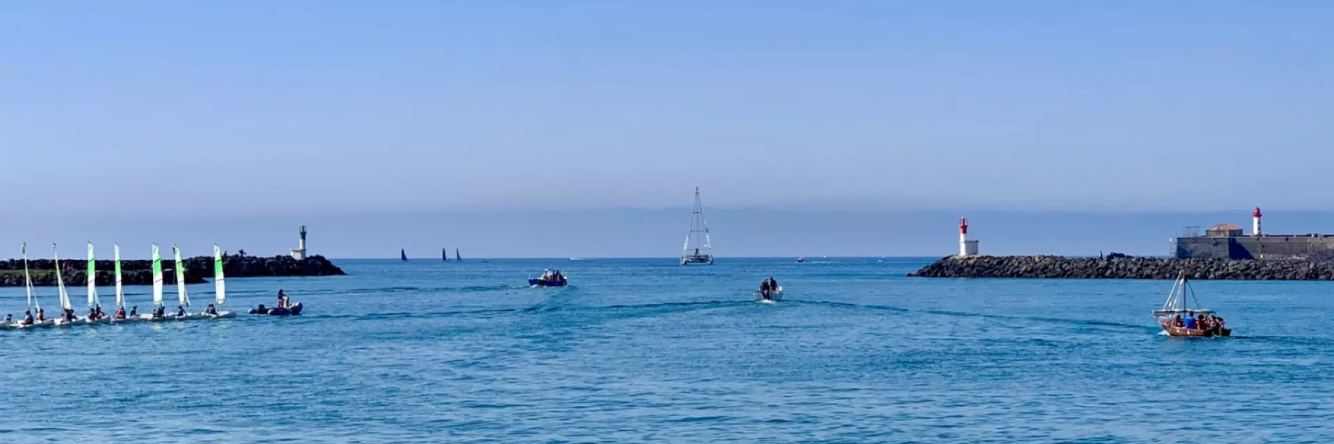 Vue mer méditerranée depuis le port du Cap d'Agde