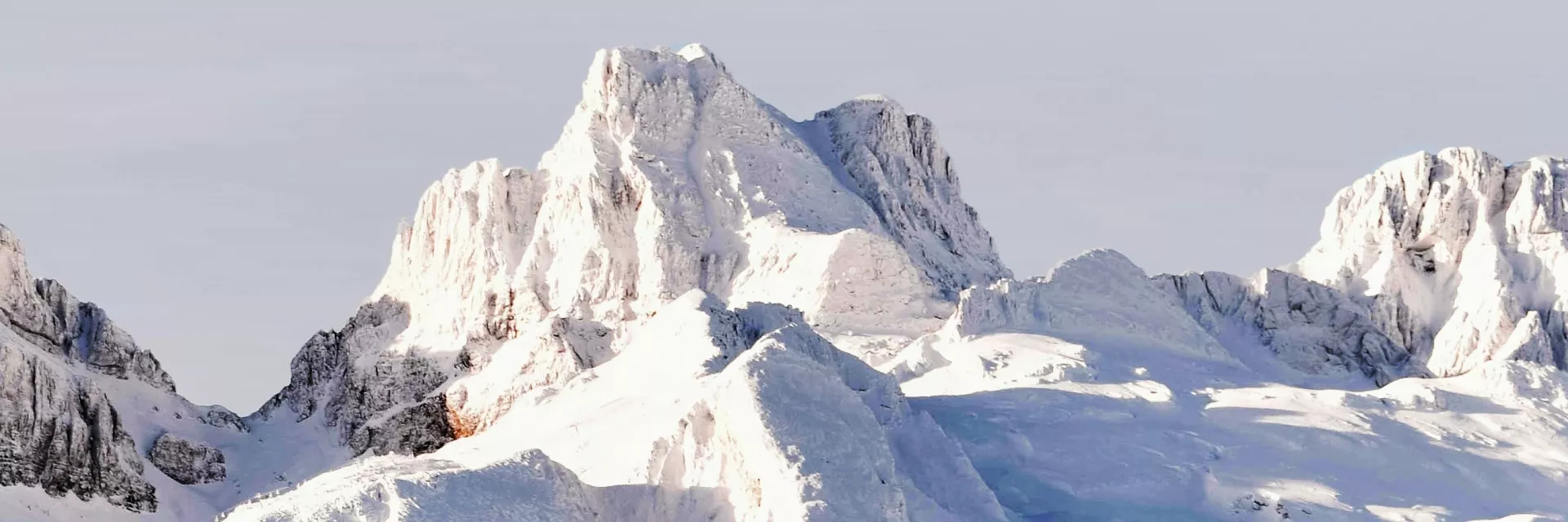Pyrénées - montagnes - massifs montagneux - ski