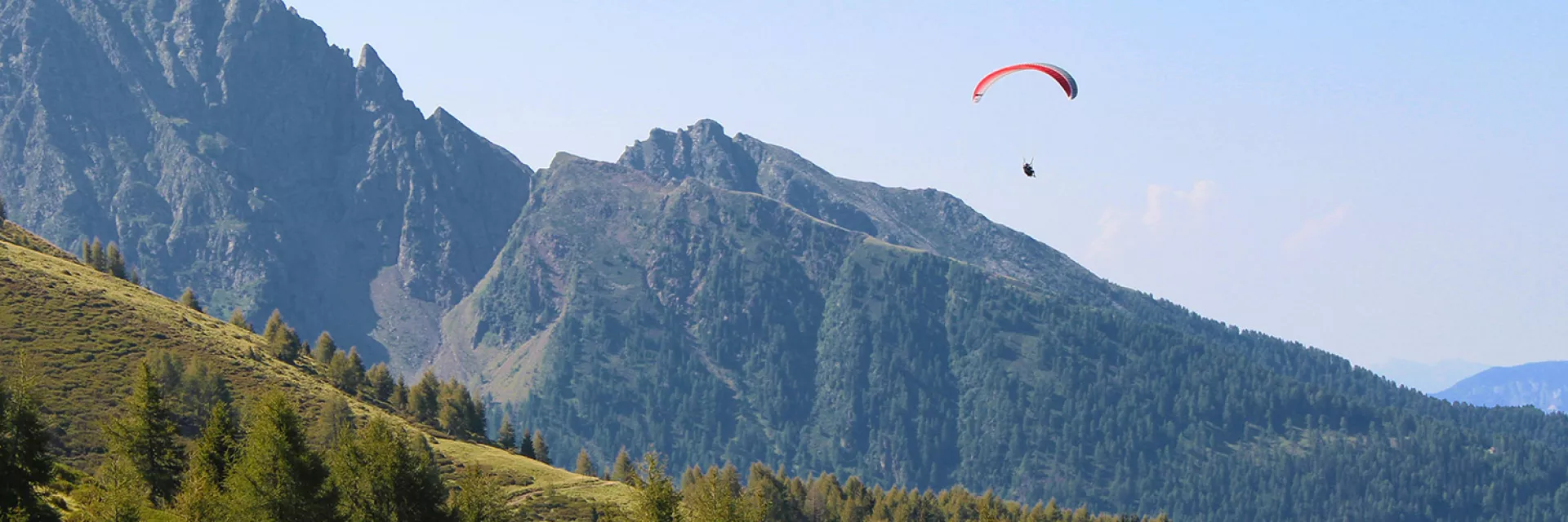 TOP 11 des meilleures activités à la montagne en été - parapente