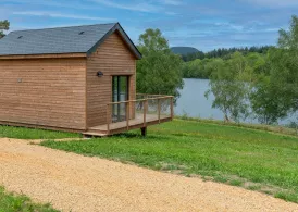 le-domaine-des-monedieres-meyrignac-l'eglise-chalet-perche-vue-lac3